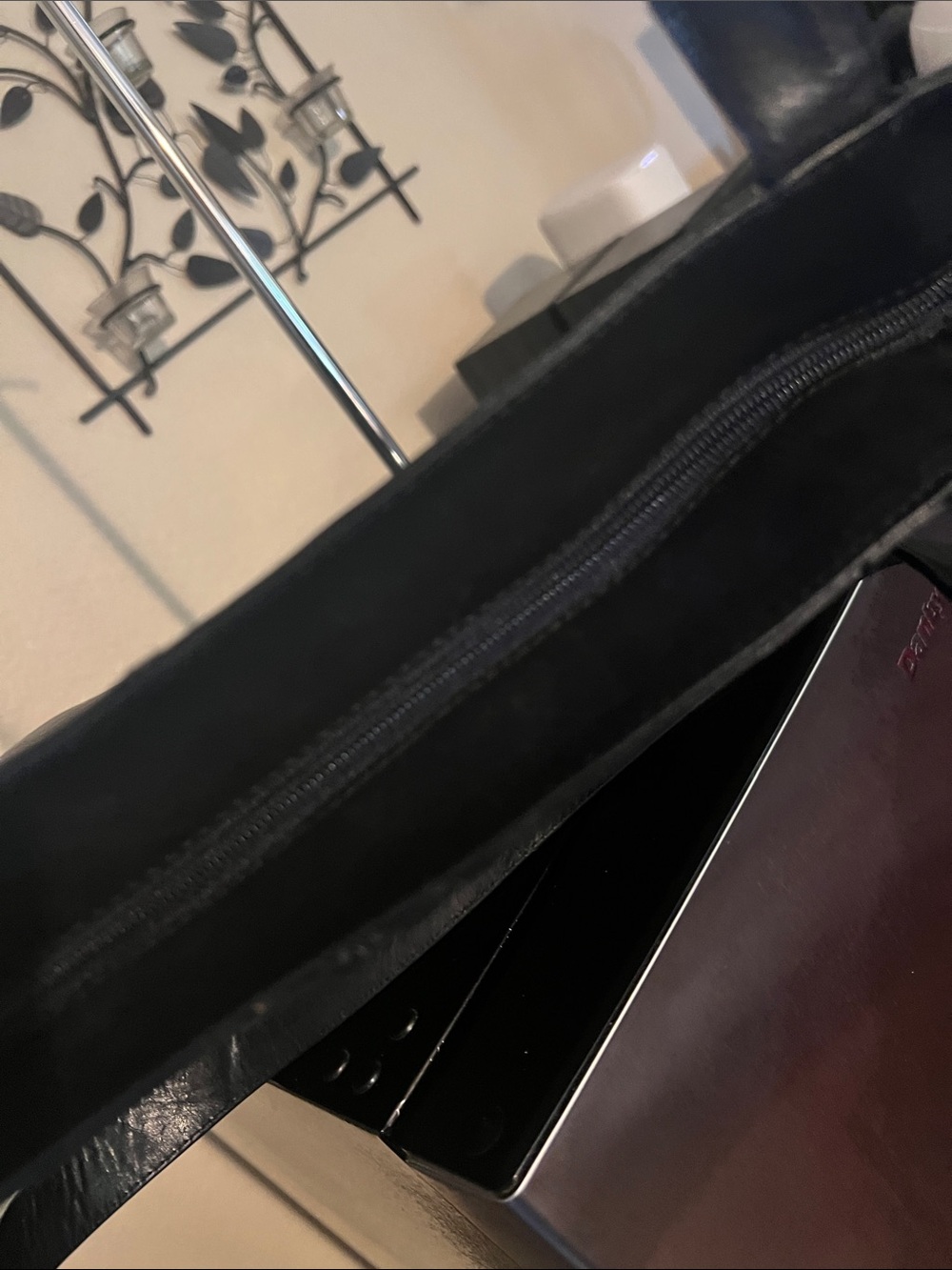 Classic Black Leather Tote Bag - Women - Picture 4 of 9